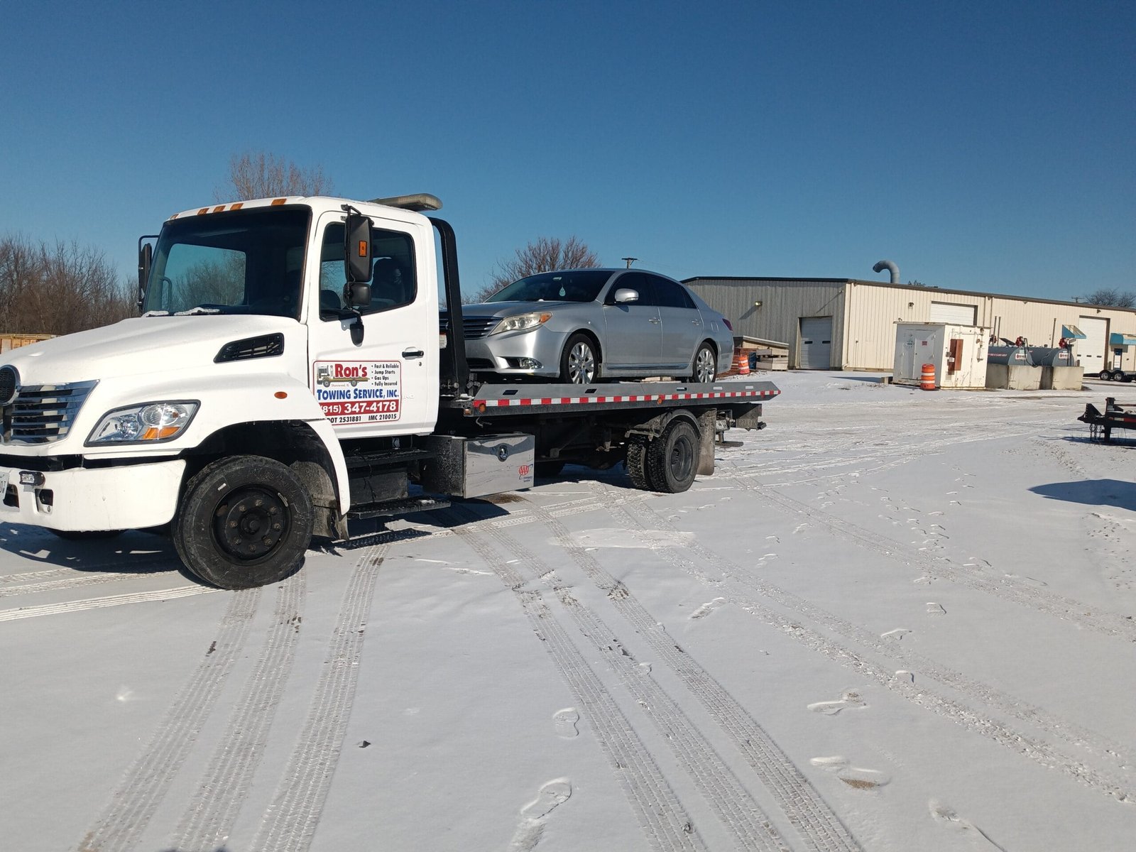 Top 5 Towing Service Companies in Shorewood, IL for Fast 24/7 Rescuev